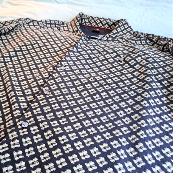 TOSCANO 100% silk casual button up - Picture 7 of 7